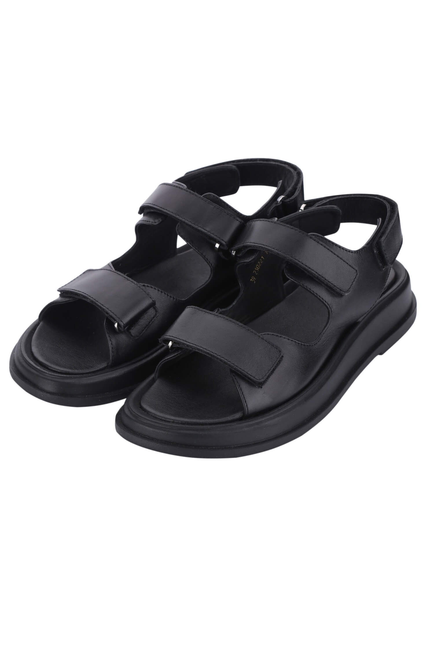 Leather sandals with buckles