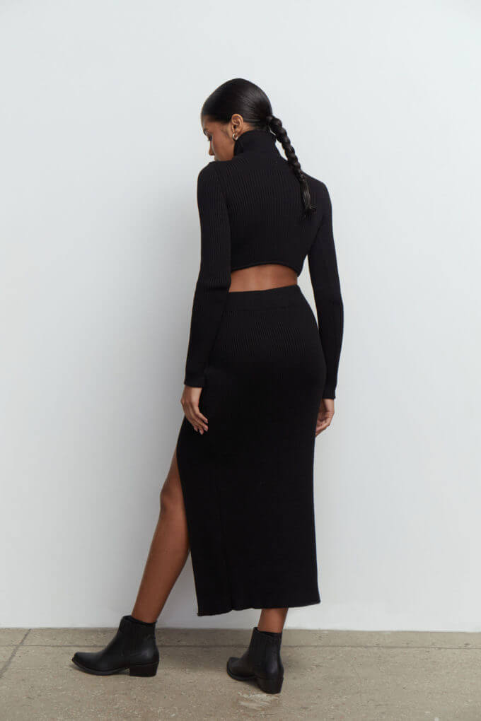 Knitted midi silhouette skirt