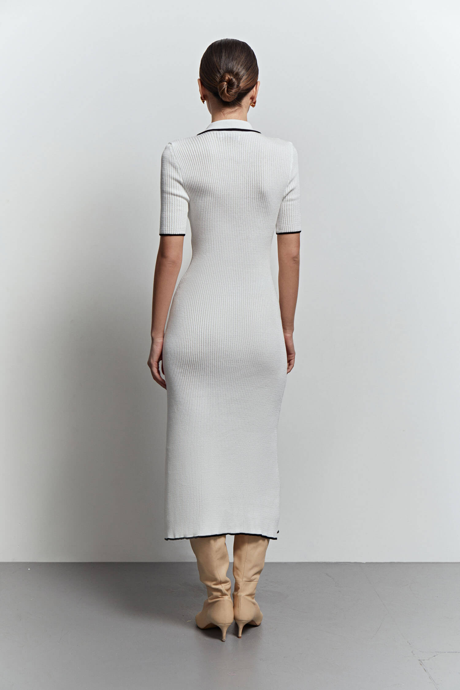 Knitted midi dress with edging in milk