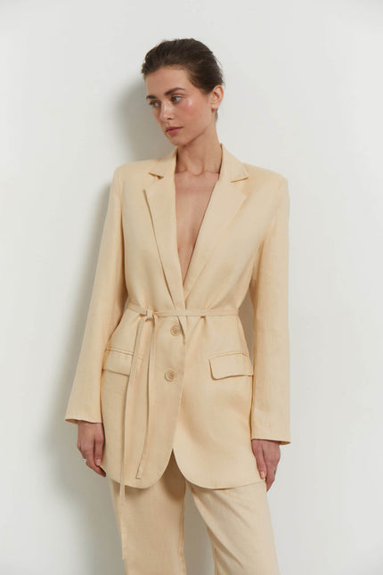 Linen blazer with thin belt