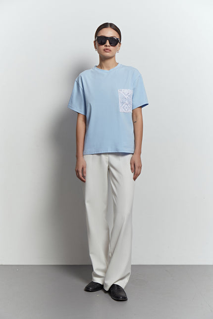 Oversized t-shirt with embroidery decoration in blue/white