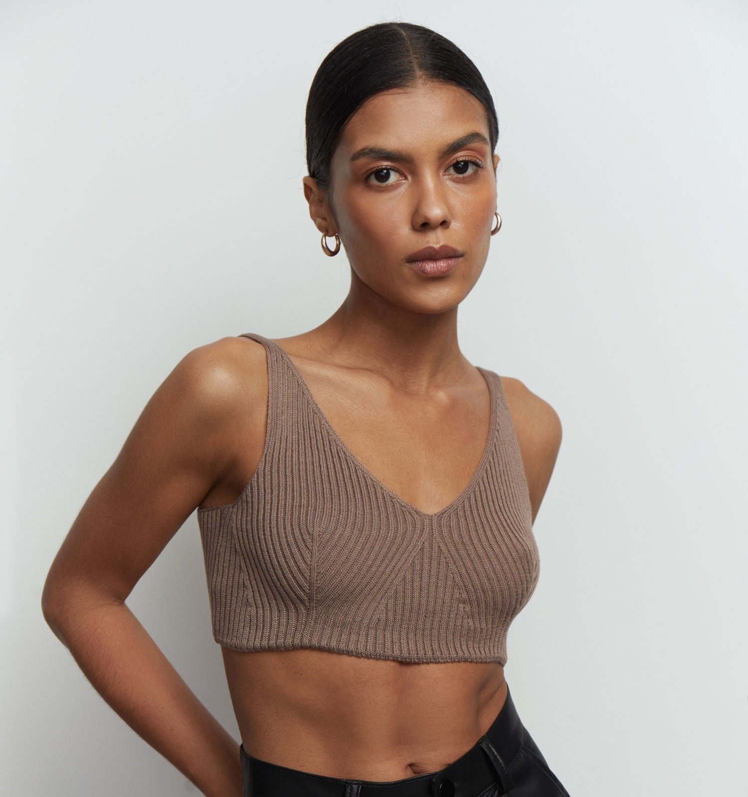 Knitted crop top in milk/cappuccino