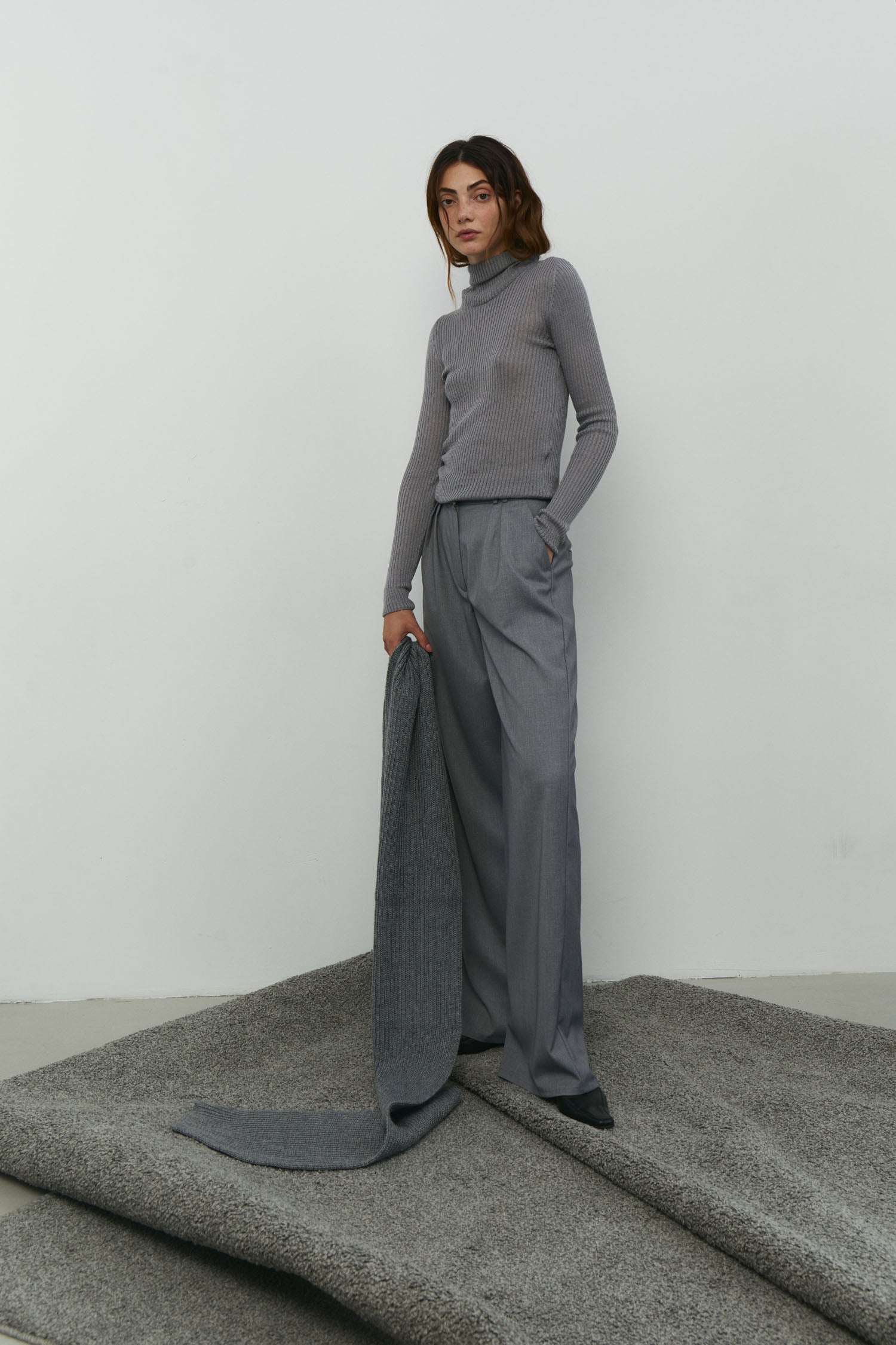 Women's palazzo pants with double tucks in gray