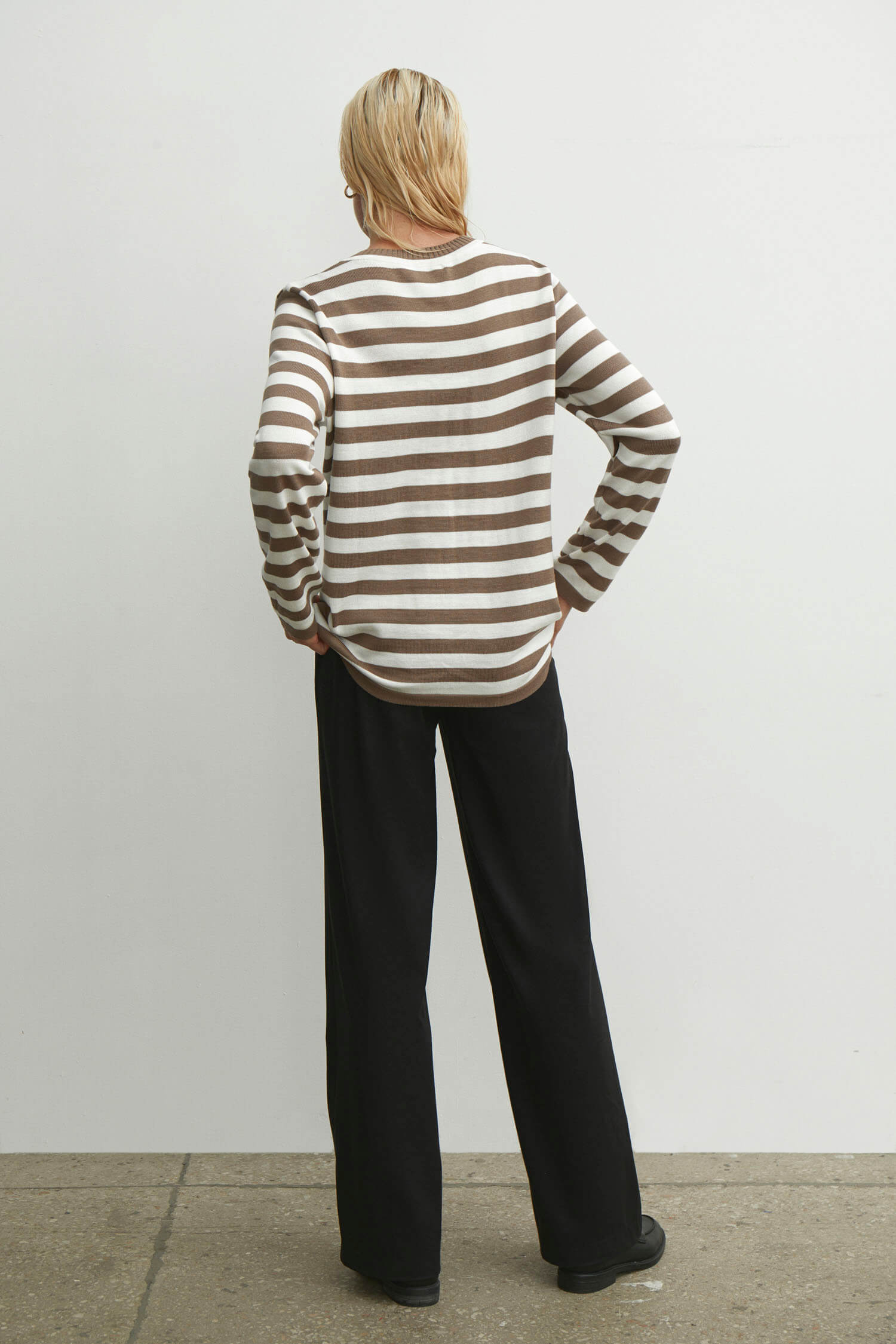 Knitted jumper with stripes