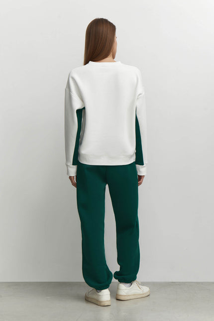 Sweatshirt with contrast sleeves