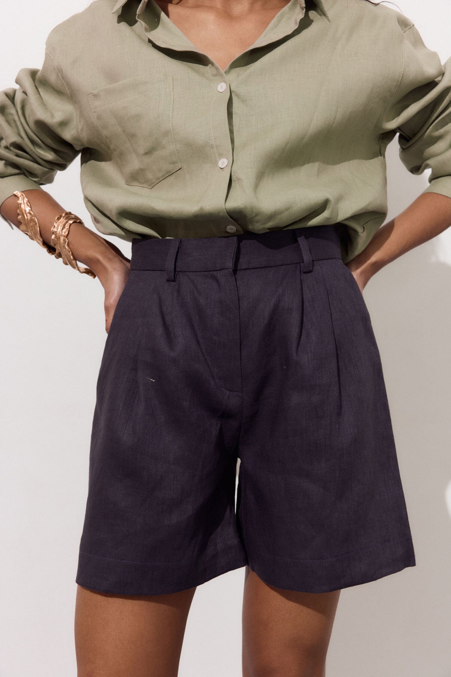 Women's classic linen shorts